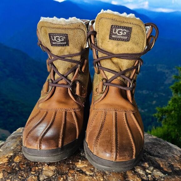 Ugg Brown Leather Cecile Duck Boots Waterproof size 6.5 Outdoors Hiking Gorpcore - Picture 4 of 8